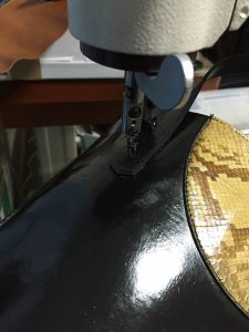 レザートートバッグ ハンドル交換・芯材打ち替え・カラーリペア　ハンドル縫製160703O
