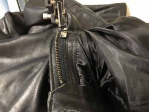 ショット 革パンツ フロントファスナー交換 230322A